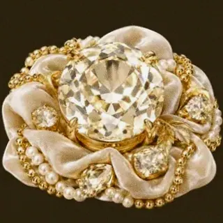 Faceted gemstone — Simsinos
